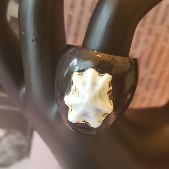 Vintage Chunky Ring Acrylic Seashell 1970sBlack - Picture 4 of 9